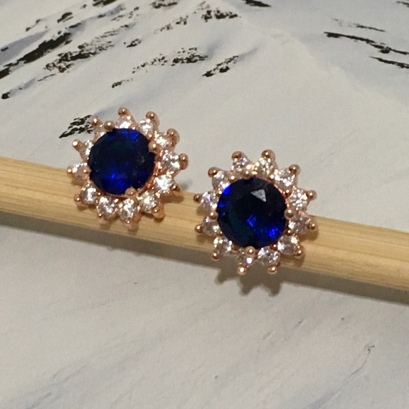 Jewelry - Earrings rose gold plated blue stone